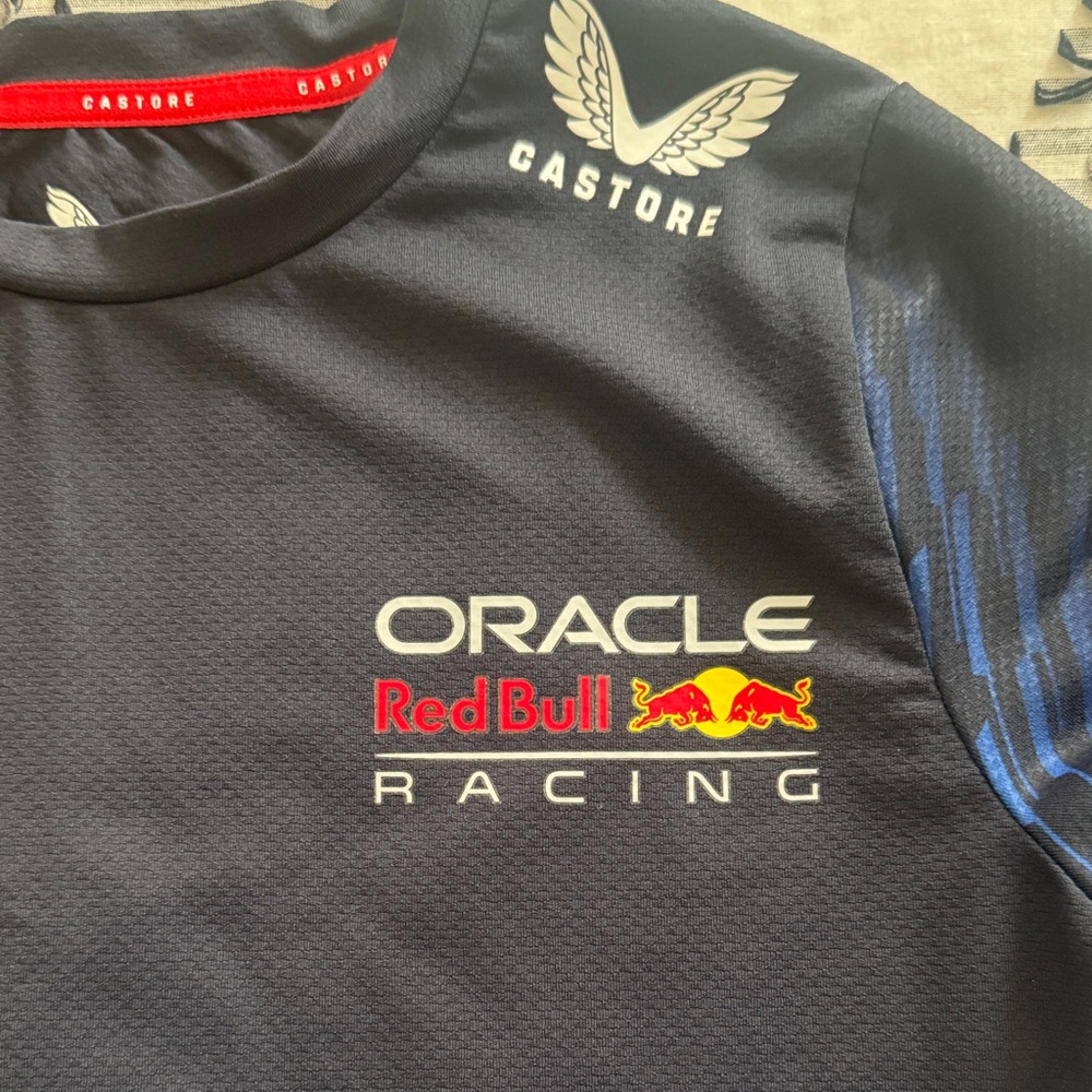 Kids Red Bull Formula 1 Max Verstappen Jersey - Picture 2 of 5